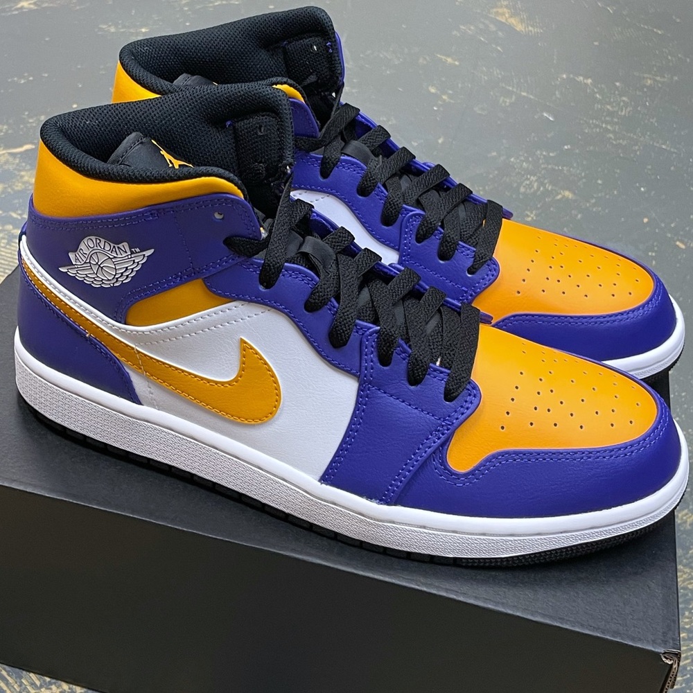Nike Air Jordan 1 Mid Lakers DQ8426-517 10 Los Angeles Dark Concord Taxi - Picture 3 of 11